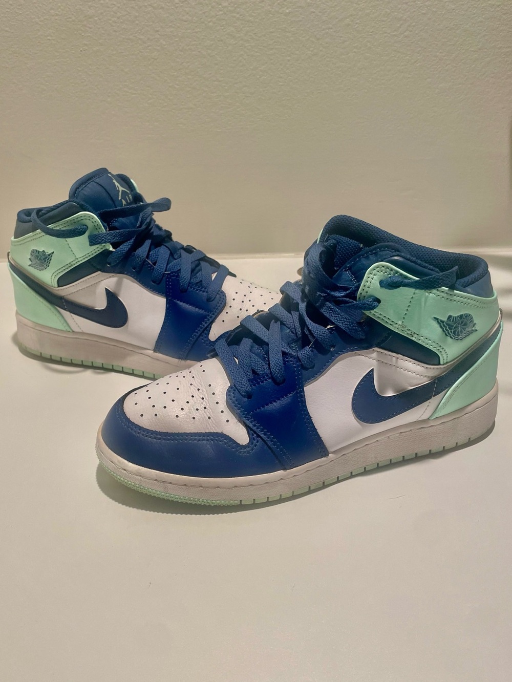 Nike Mid-Top Sneakers in Navy, White & Mint Green